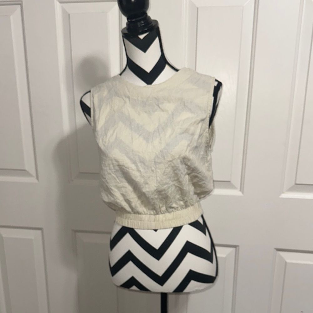 KOURT Cropped Linen Blend Top